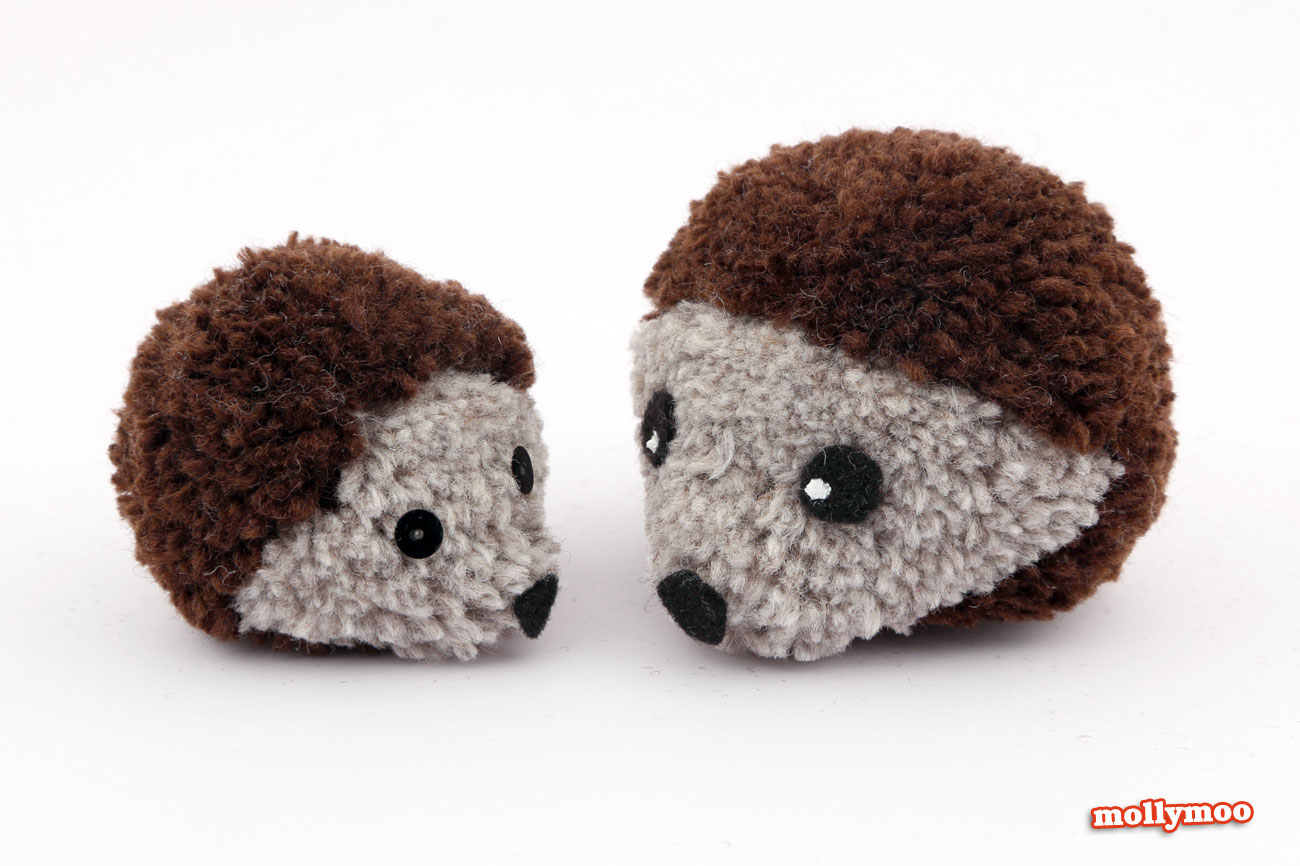 MollyMooCrafts to Make Pom Pom Hedgehogs